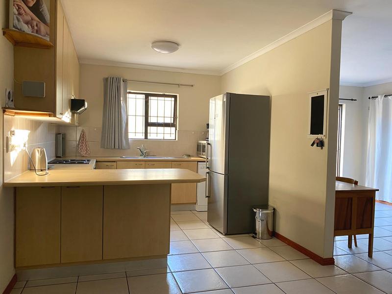 2 Bedroom Property for Sale in Uitzicht Western Cape